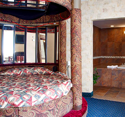 Honeymoon suite with Large Jacuzzi 